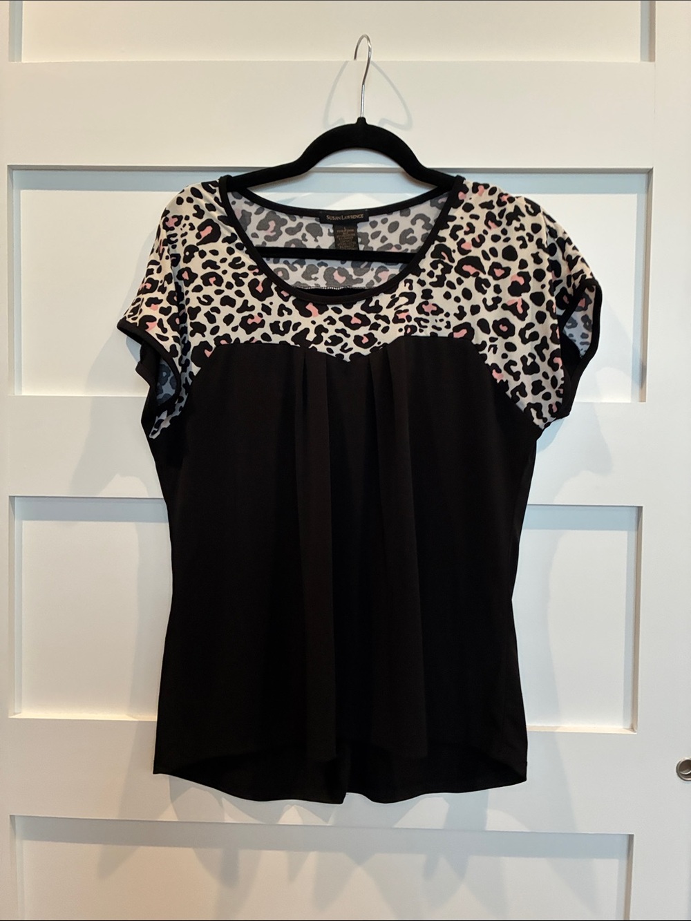 Susan Lawrence Black Short-Sleeve Top with Leopard Yoke and Pink Spots